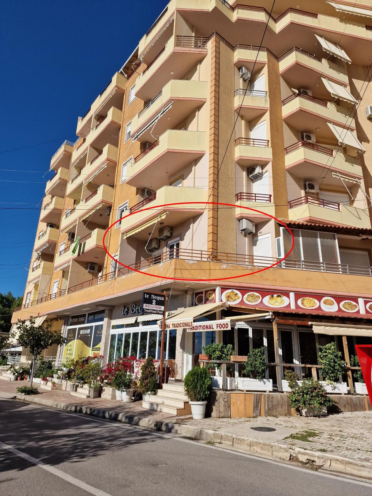 Orange Corner Apartment Sarandë Buitenkant foto